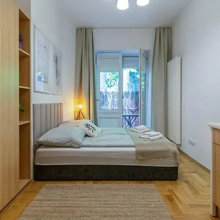 June C W/small Balcony Lejlighed Kraków