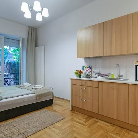 June C W/small Balcony *