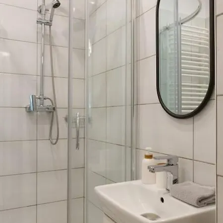 June C W/small Balcony Cracóvia