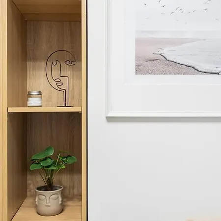 June C W/small Balcony * Cracóvia