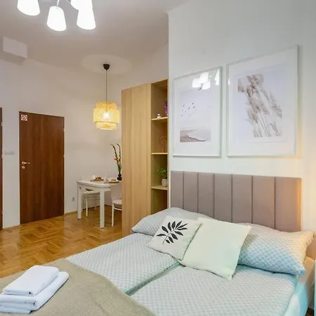 Apartamento June C W/small Balcony